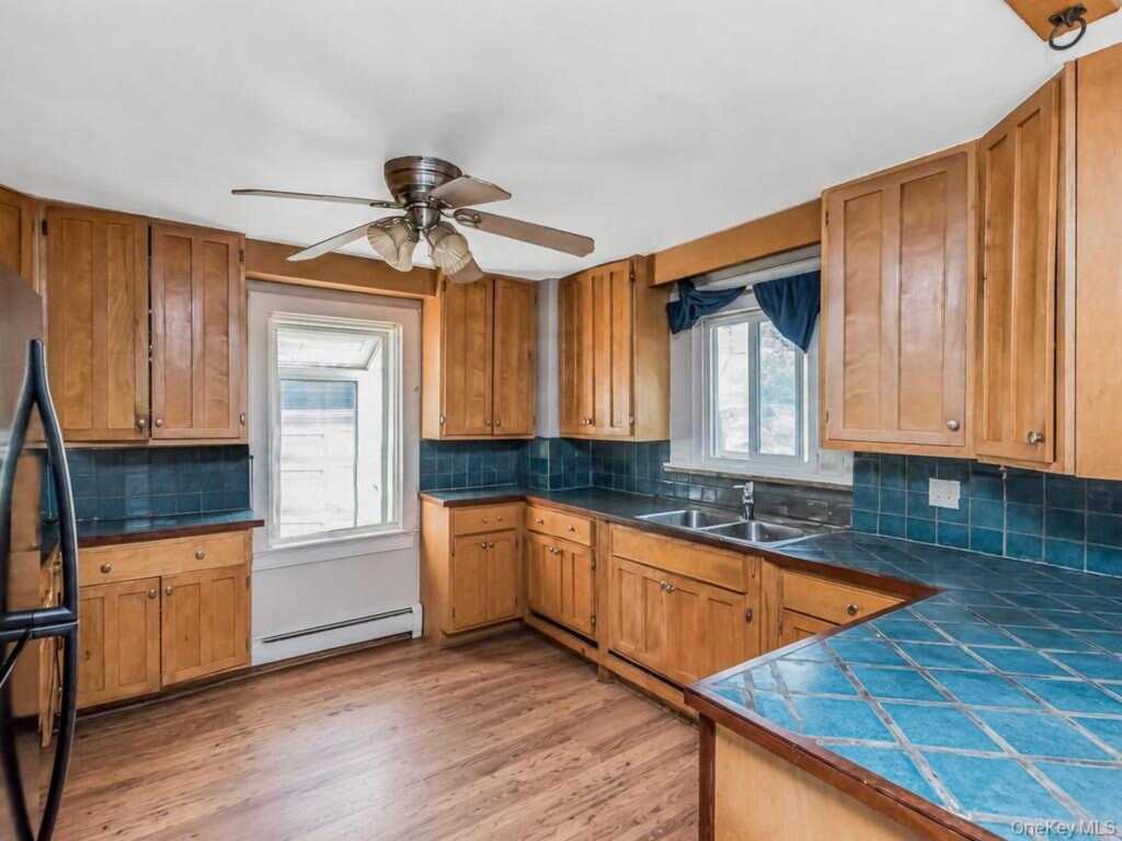 334 Locust Avenue, Rye, NY 10573 - Photo 5 of 23