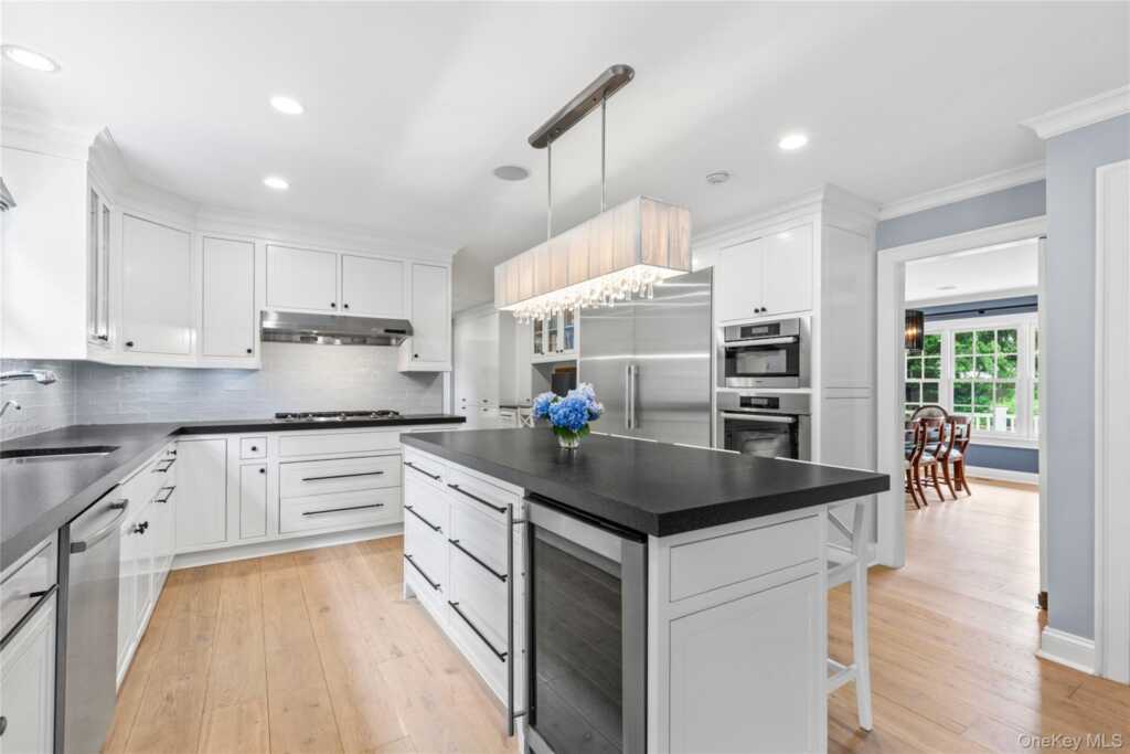 394 Park Avenue, Rye, NY 10580 - Photo 9 of 36