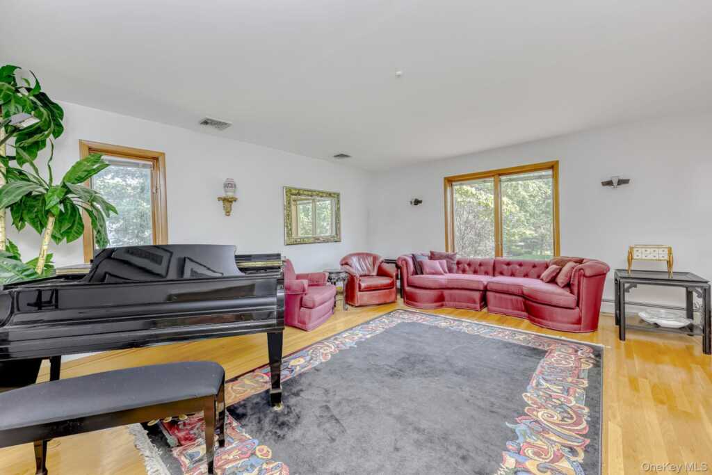 5 Zeck Court, Suffern, NY 10901 - Photo 12 of 32
