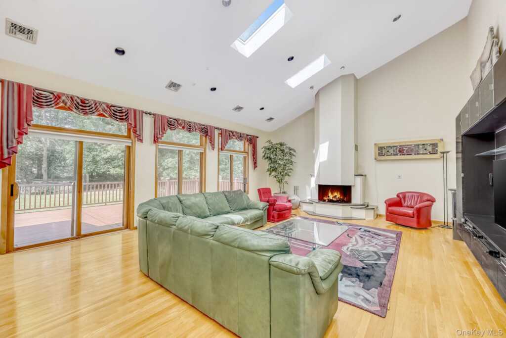 5 Zeck Court, Suffern, NY 10901 - Photo 13 of 32