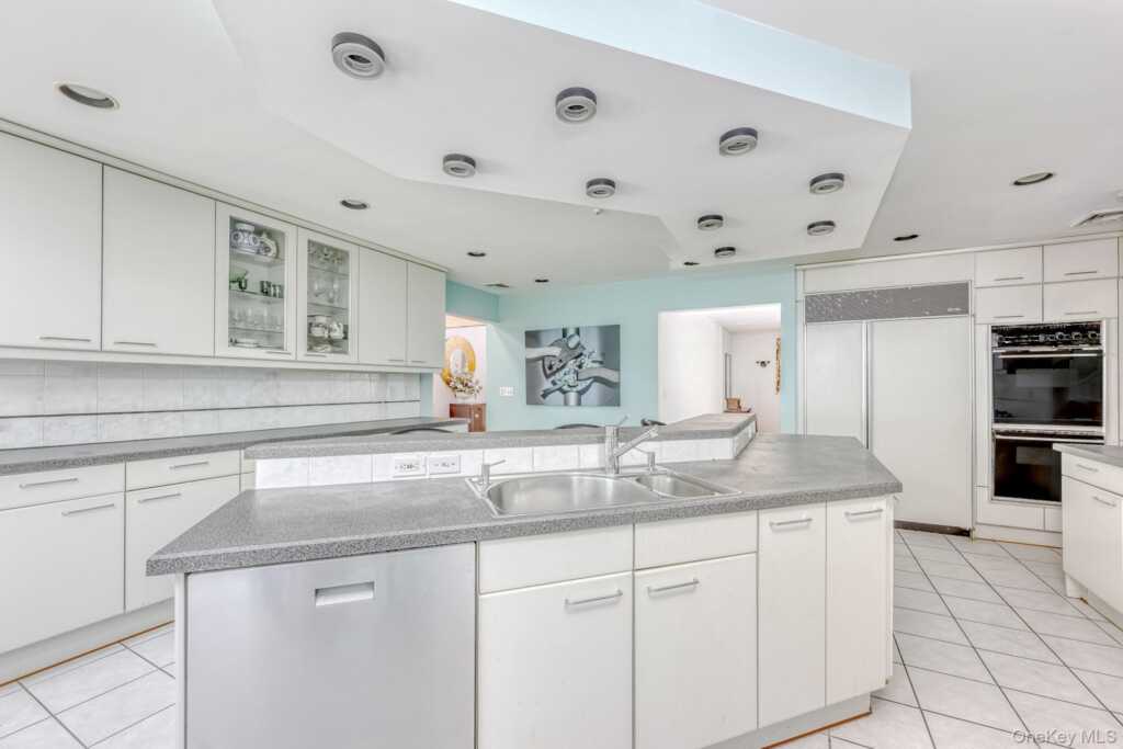 5 Zeck Court, Suffern, NY 10901 - Photo 17 of 32