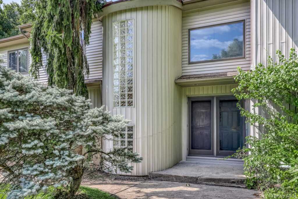 5 Zeck Court, Suffern, NY 10901 - Photo 8 of 32