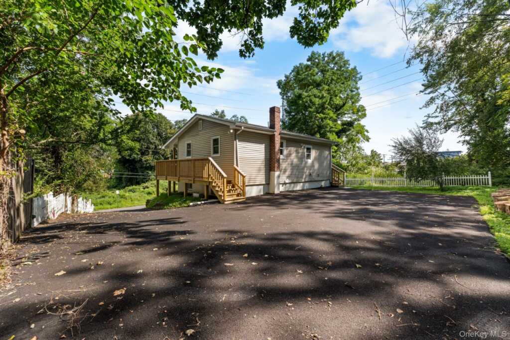 19 Dykes Park Road, Nanuet, NY 10954 - Photo 15 of 20