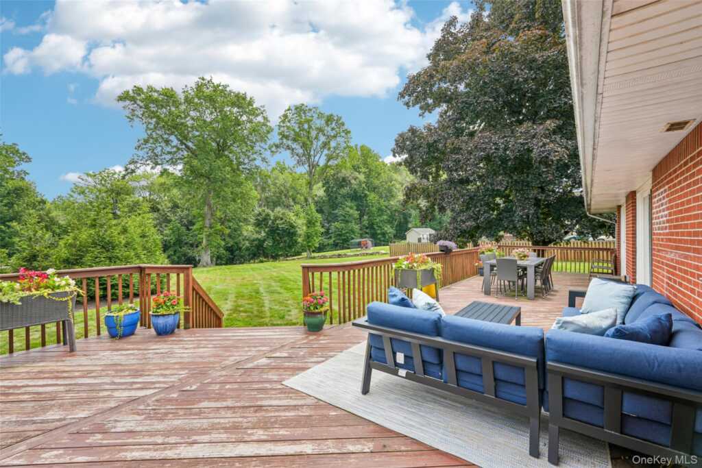 335 Strawtown Road, New City, NY 10956 - Photo 25 of 37