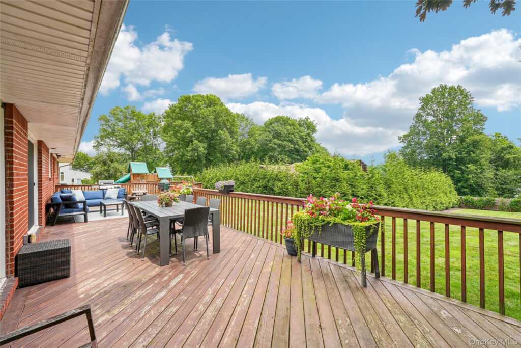 335 Strawtown Road, New City, NY 10956 - Photo 27 of 37
