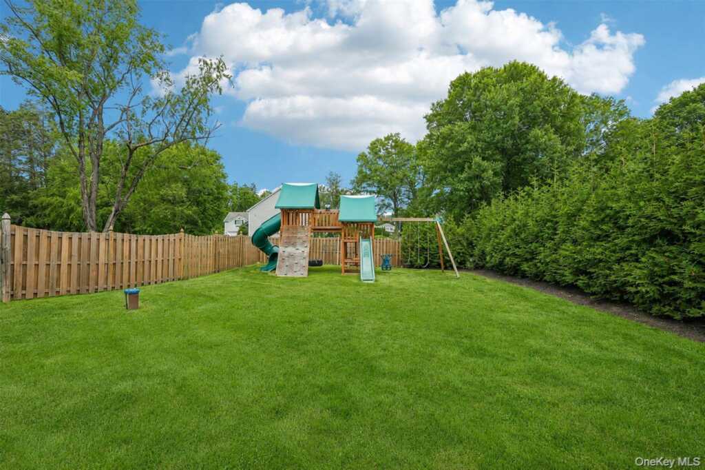 335 Strawtown Road, New City, NY 10956 - Photo 28 of 37