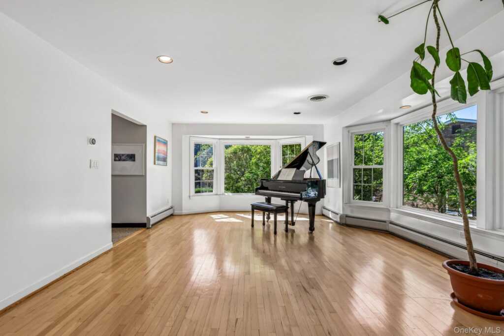 21 Windgate Drive, New City, NY 10956 - Photo 17 of 50