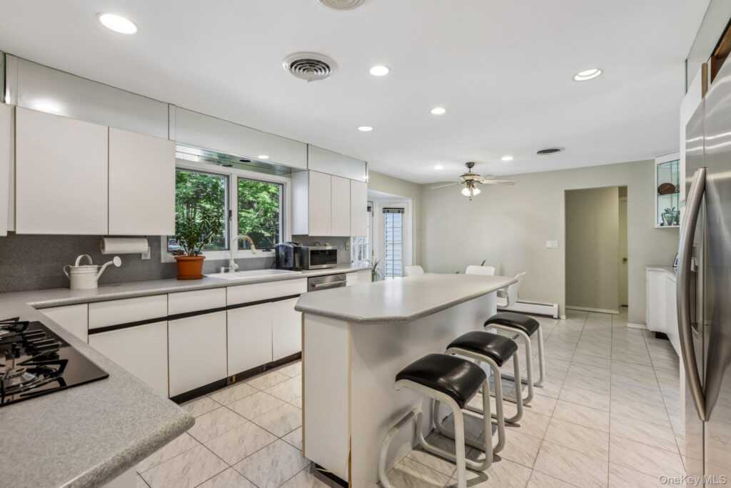 21 Windgate Drive, New City, NY 10956 - Photo 20 of 50