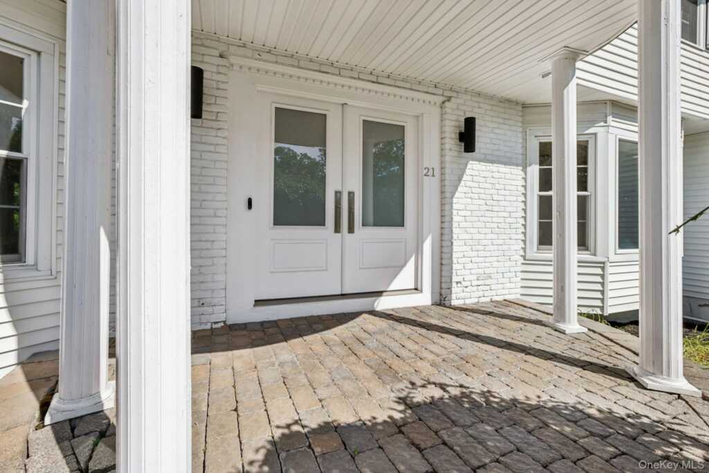 21 Windgate Drive, New City, NY 10956 - Photo 5 of 50