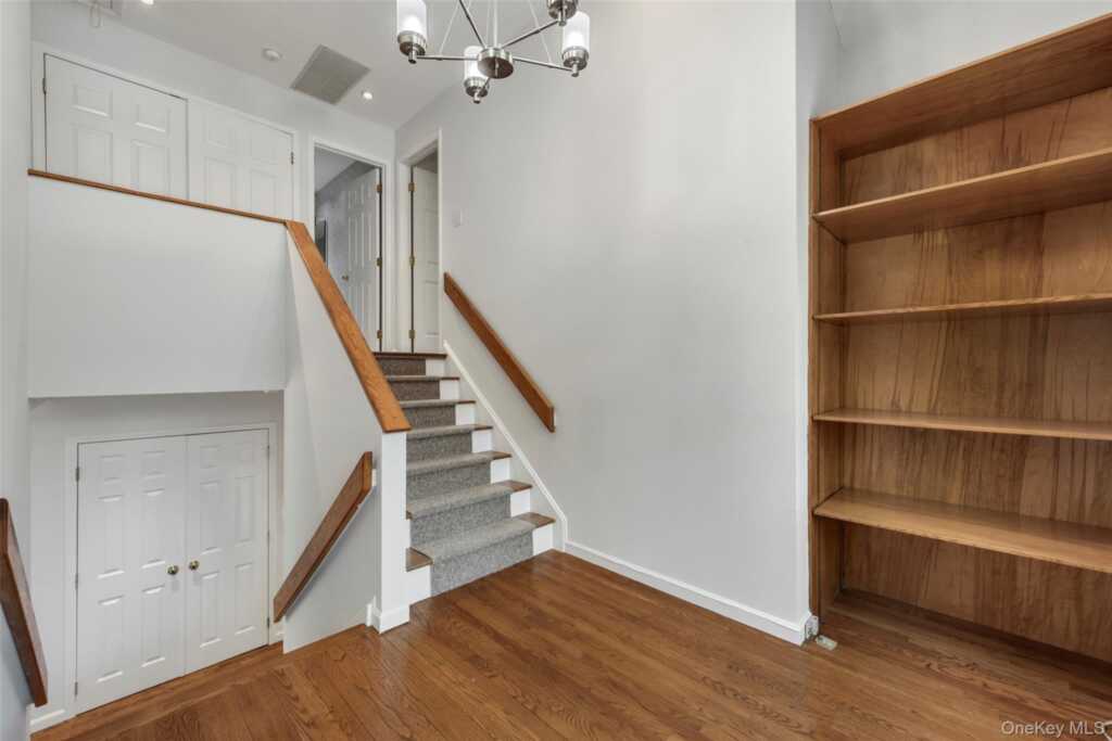 21 Brookridge Court, Rye, NY 10573 - Photo 13 of 20