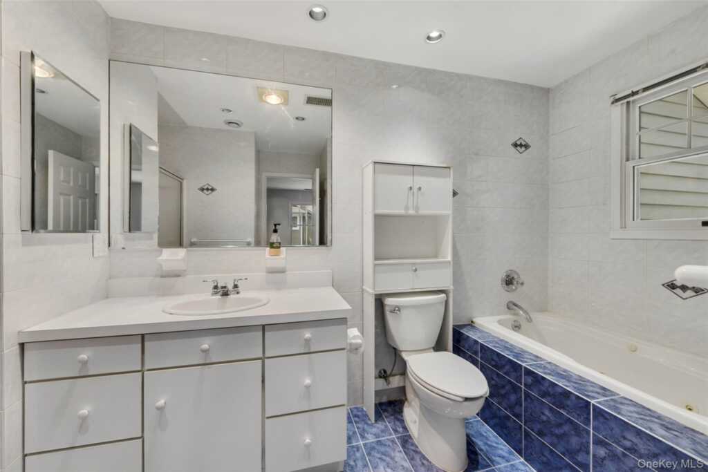 21 Brookridge Court, Rye, NY 10573 - Photo 15 of 20