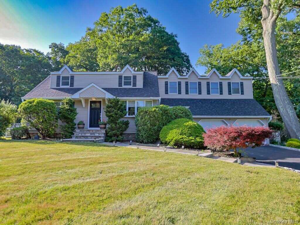 68 Van Buren Street, Pearl River, NY 10965
