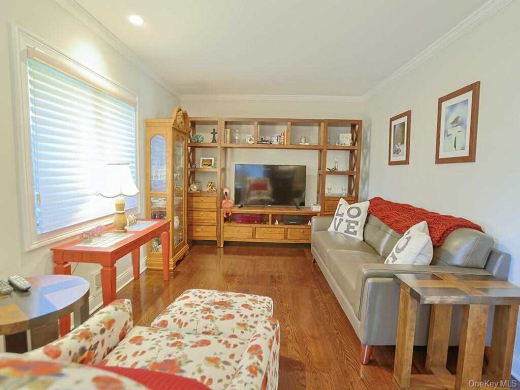 68 Van Buren Street, Pearl River, NY 10965 - Photo 17 of 45