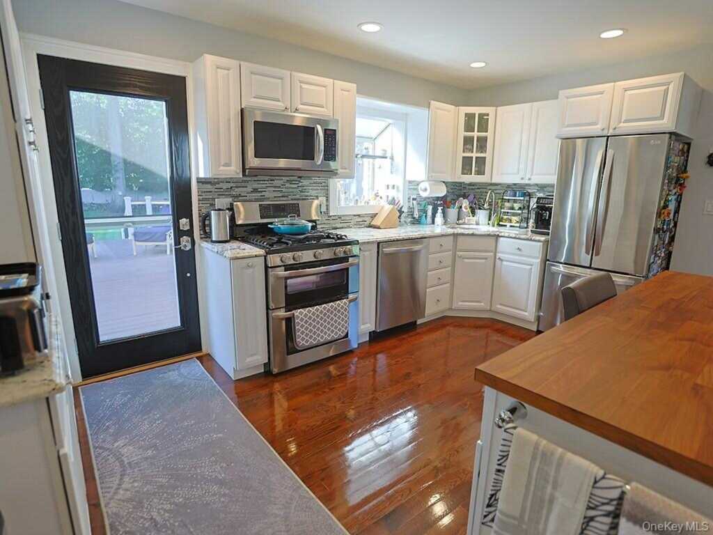 68 Van Buren Street, Pearl River, NY 10965 - Photo 2 of 45