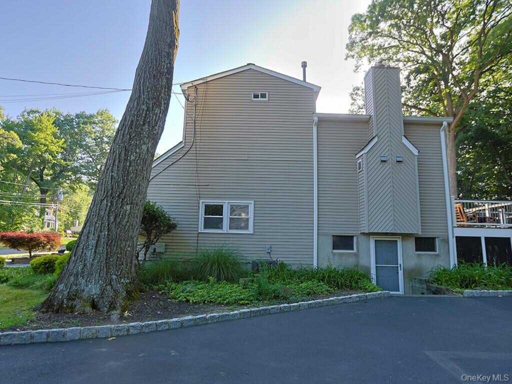 68 Van Buren Street, Pearl River, NY 10965 - Photo 34 of 45