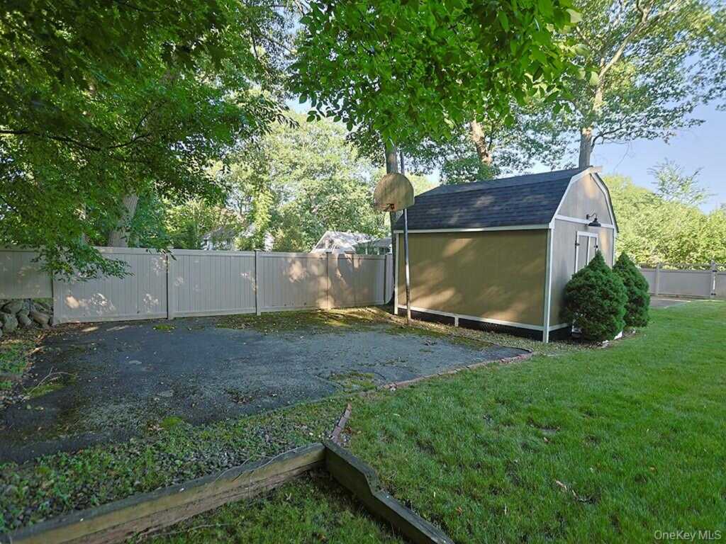 68 Van Buren Street, Pearl River, NY 10965 - Photo 38 of 45