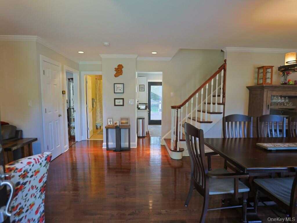 68 Van Buren Street, Pearl River, NY 10965 - Photo 4 of 45