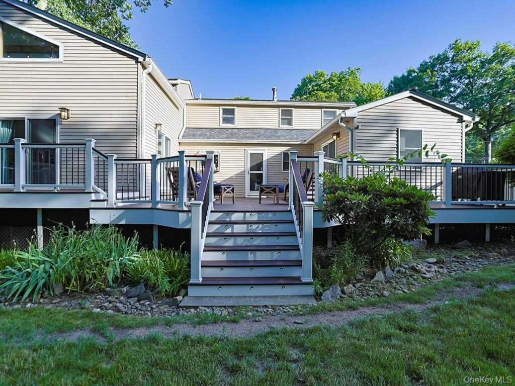 68 Van Buren Street, Pearl River, NY 10965 - Photo 40 of 45