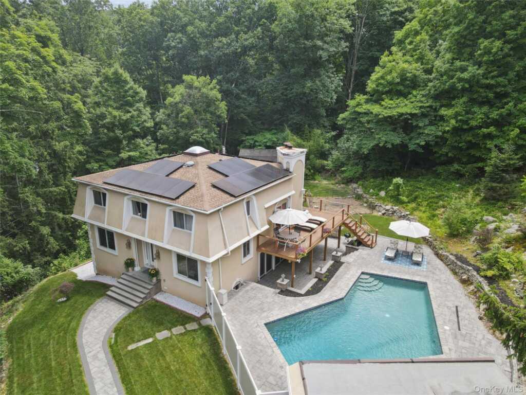 341 Call Hollow Road, Stony Point, NY 10980 - Photo 3 of 46