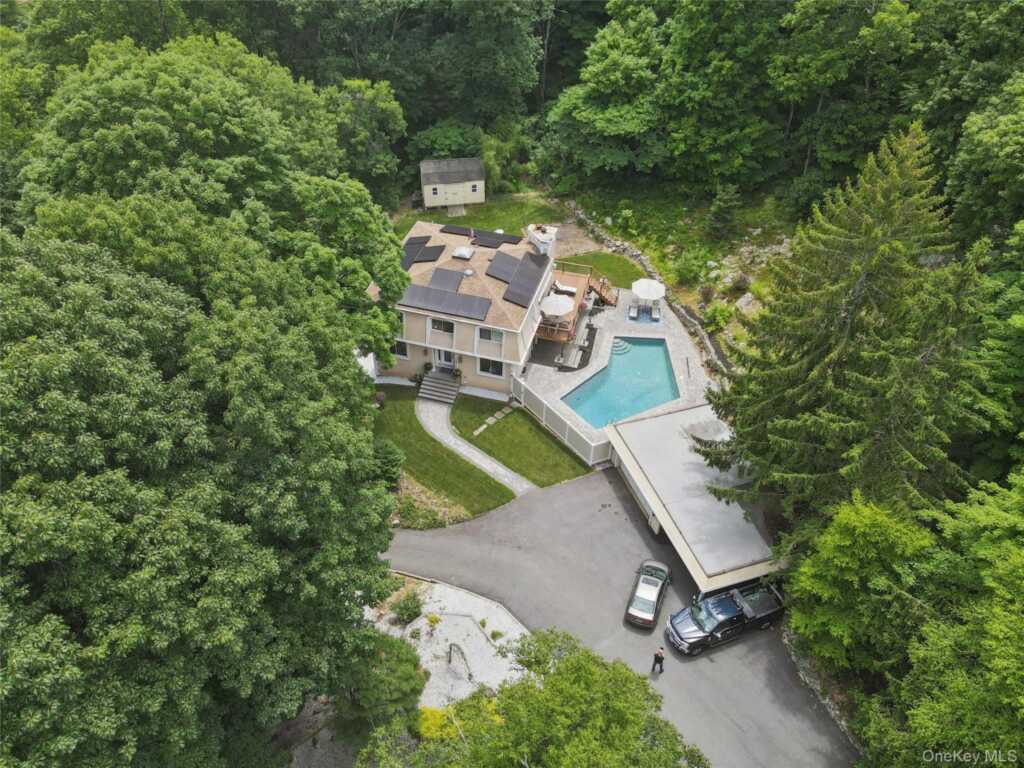 341 Call Hollow Road, Stony Point, NY 10980 - Photo 4 of 46