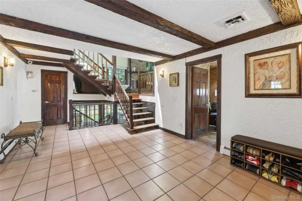 341 Call Hollow Road, Stony Point, NY 10980 - Photo 5 of 46