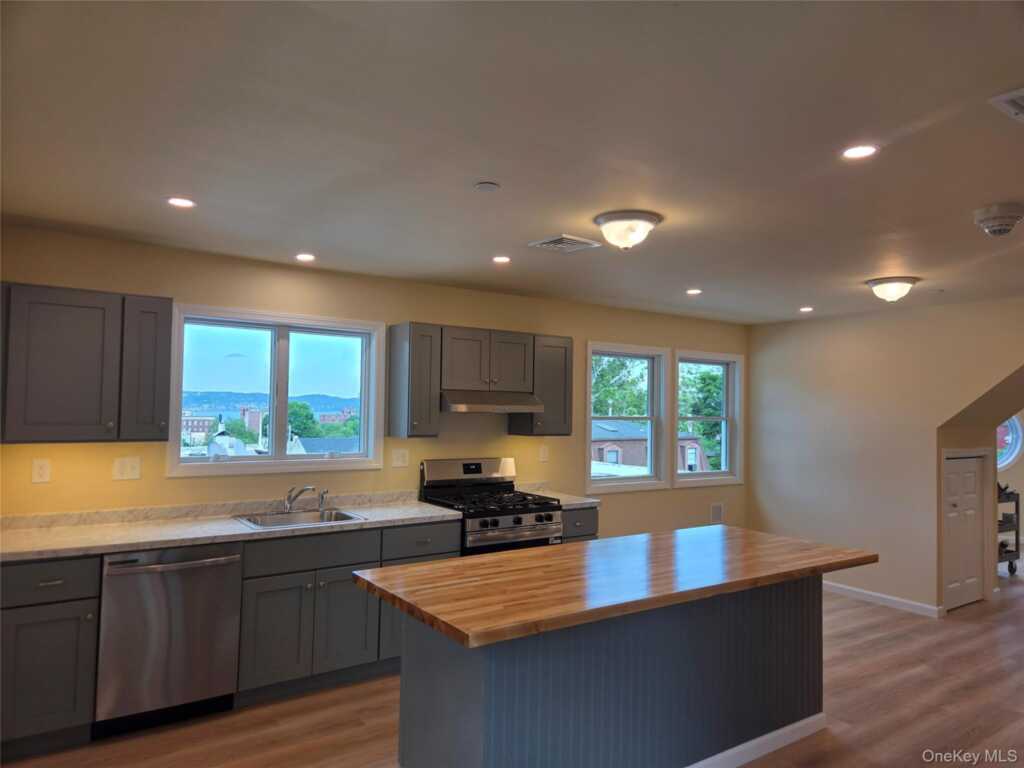 210 Main Street, Unit #3, Nyack, NY 10960 - Photo 11 of 15