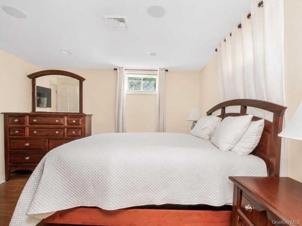 285 Centre Avenue, New Rochelle, NY 10805 - Photo 16 of 36