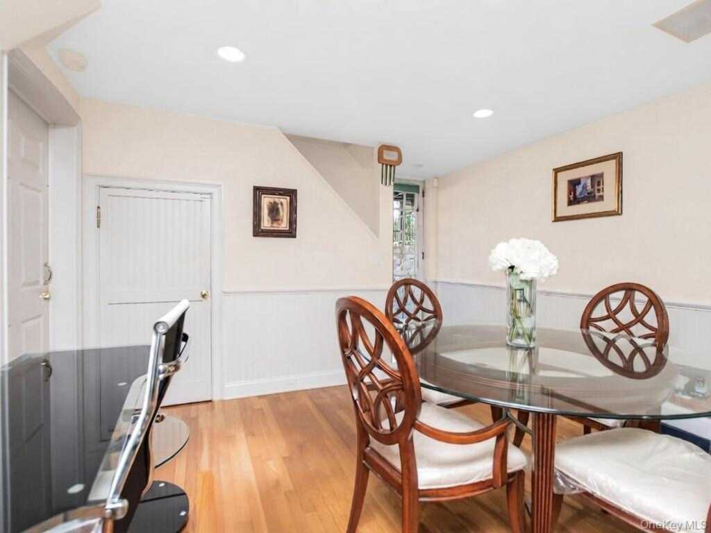 285 Centre Avenue, New Rochelle, NY 10805 - Photo 21 of 36