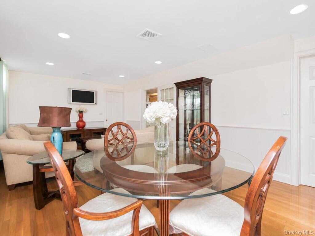 285 Centre Avenue, New Rochelle, NY 10805 - Photo 23 of 36