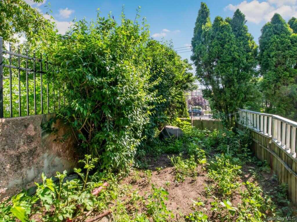 285 Centre Avenue, New Rochelle, NY 10805 - Photo 34 of 36