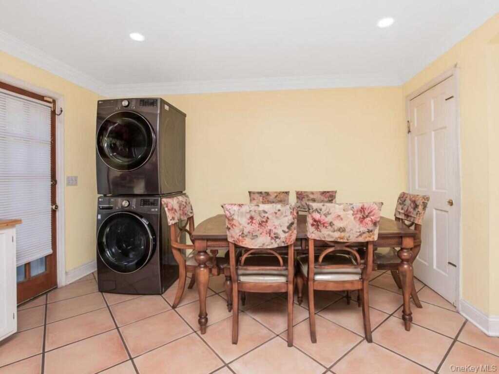 285 Centre Avenue, New Rochelle, NY 10805 - Photo 8 of 36