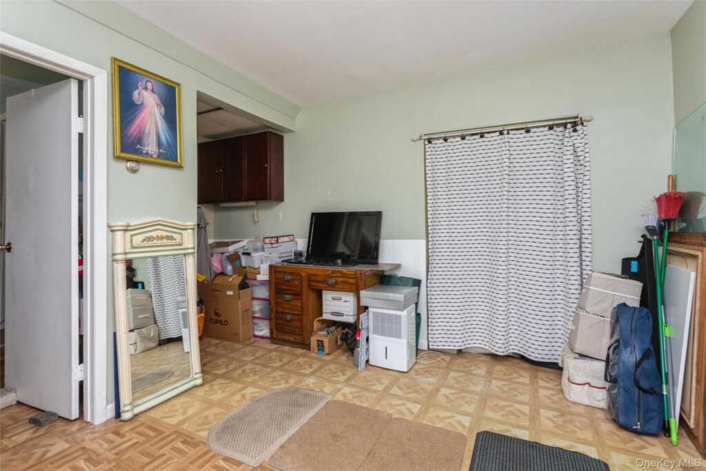 148 Lincoln Avenue, New Rochelle, NY 10801 - Photo 35 of 50
