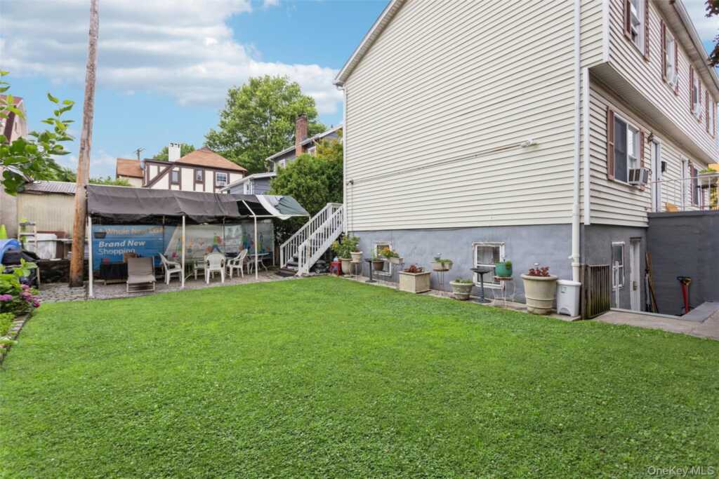 148 Lincoln Avenue, New Rochelle, NY 10801 - Photo 5 of 50