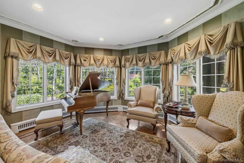 57 Wesley Chapel Road, Suffern, NY 10901 - Photo 12 of 50