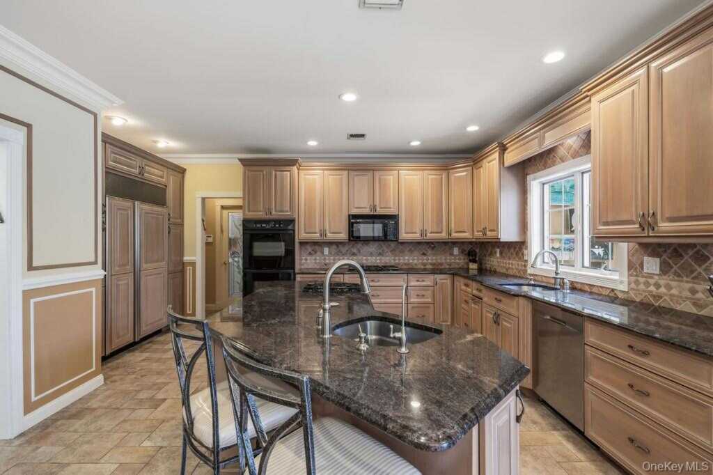 57 Wesley Chapel Road, Suffern, NY 10901 - Photo 16 of 50