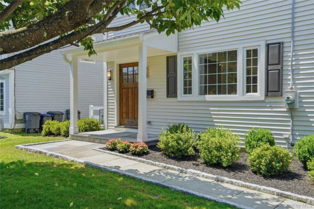 168 Longview Avenue, White Plains, NY 10605 - Photo 2 of 44
