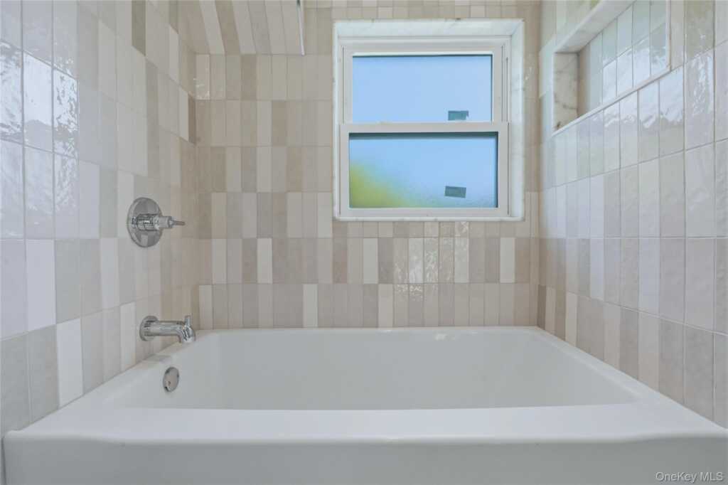 168 Longview Avenue, White Plains, NY 10605 - Photo 29 of 44