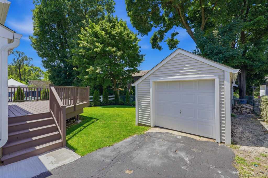 168 Longview Avenue, White Plains, NY 10605 - Photo 33 of 44