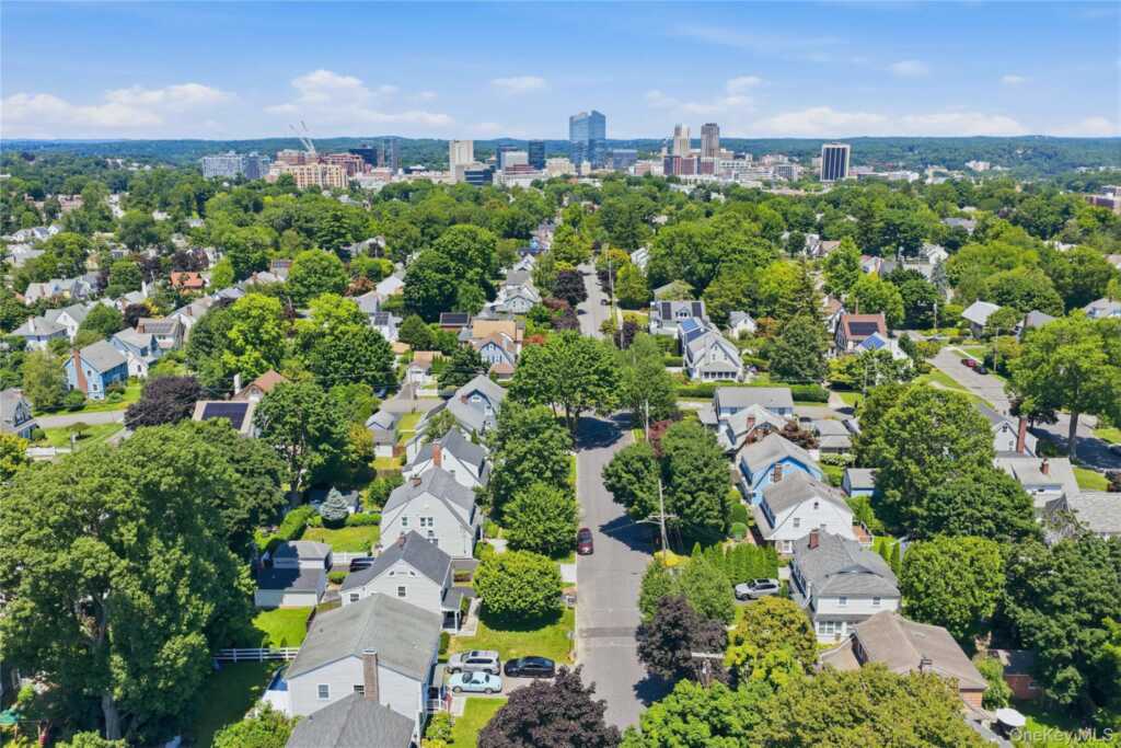 168 Longview Avenue, White Plains, NY 10605 - Photo 41 of 44