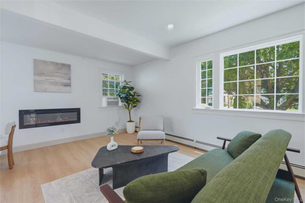 168 Longview Avenue, White Plains, NY 10605 - Photo 7 of 44