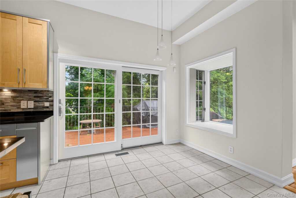 191 Beechmont Drive, New Rochelle, NY 10804 - Photo 11 of 49