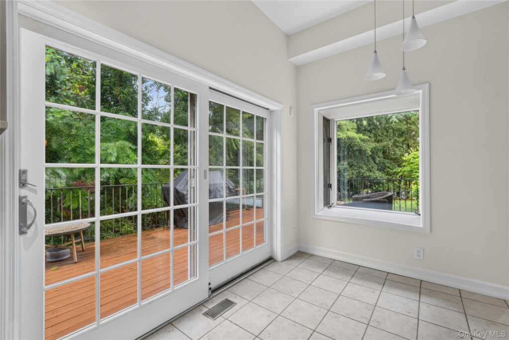 191 Beechmont Drive, New Rochelle, NY 10804 - Photo 12 of 49