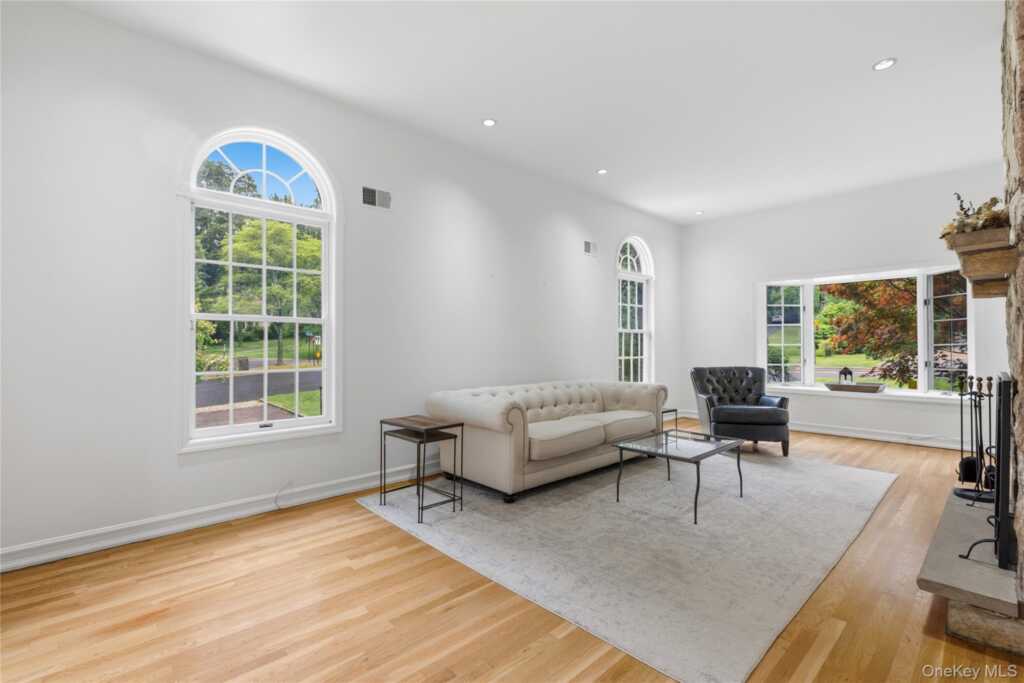 191 Beechmont Drive, New Rochelle, NY 10804 - Photo 13 of 49