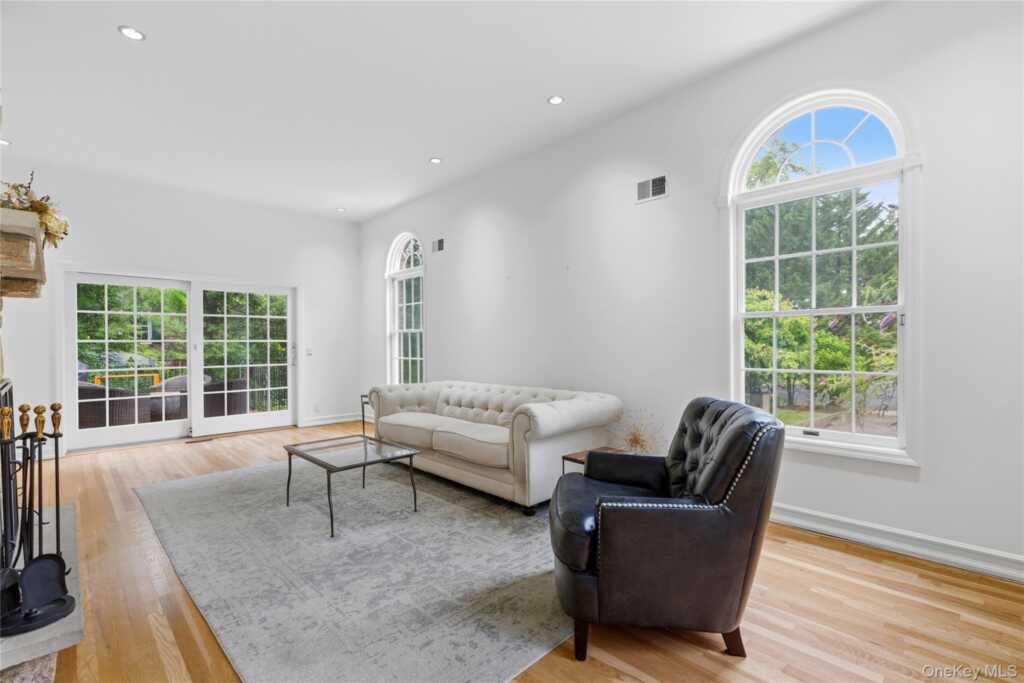 191 Beechmont Drive, New Rochelle, NY 10804 - Photo 15 of 49