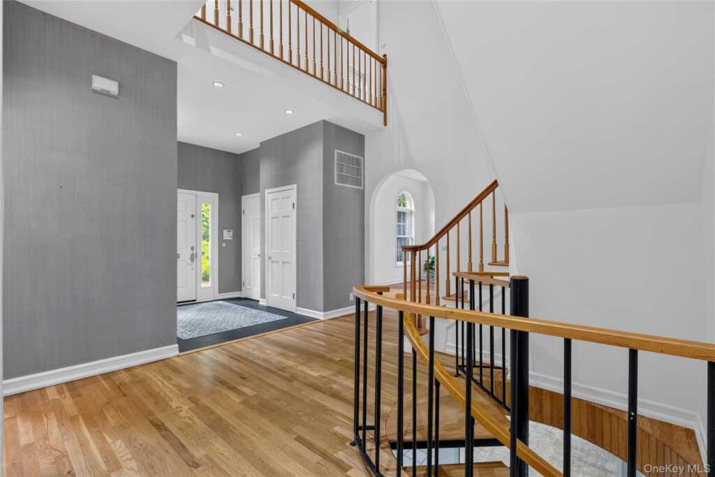 191 Beechmont Drive, New Rochelle, NY 10804 - Photo 16 of 49
