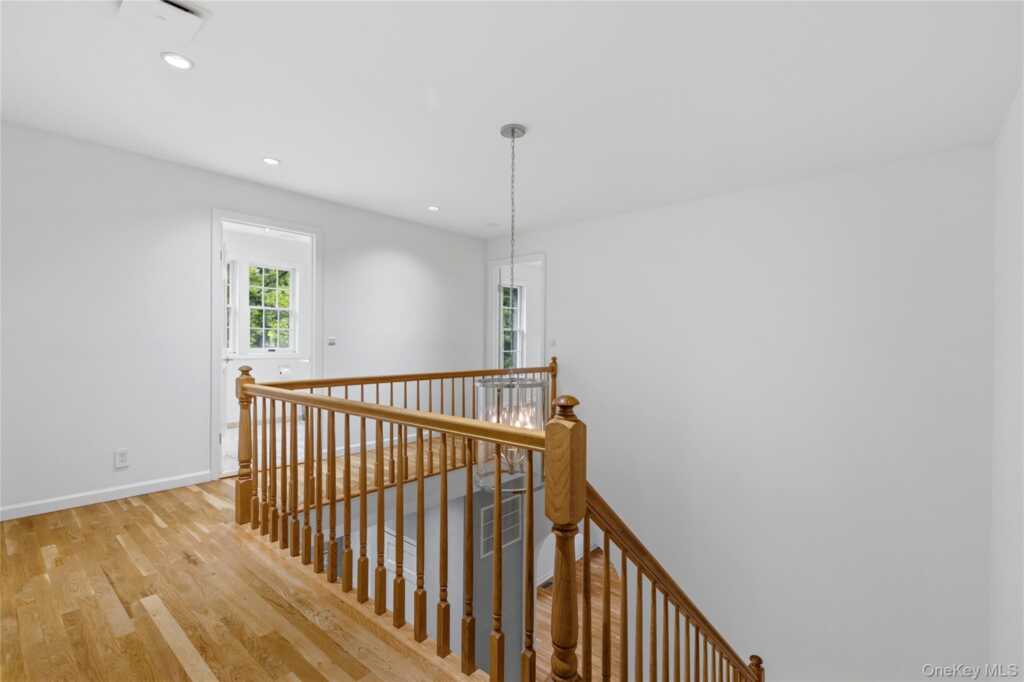 191 Beechmont Drive, New Rochelle, NY 10804 - Photo 26 of 49