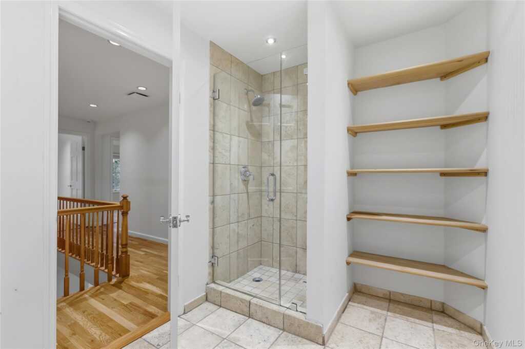 191 Beechmont Drive, New Rochelle, NY 10804 - Photo 28 of 49
