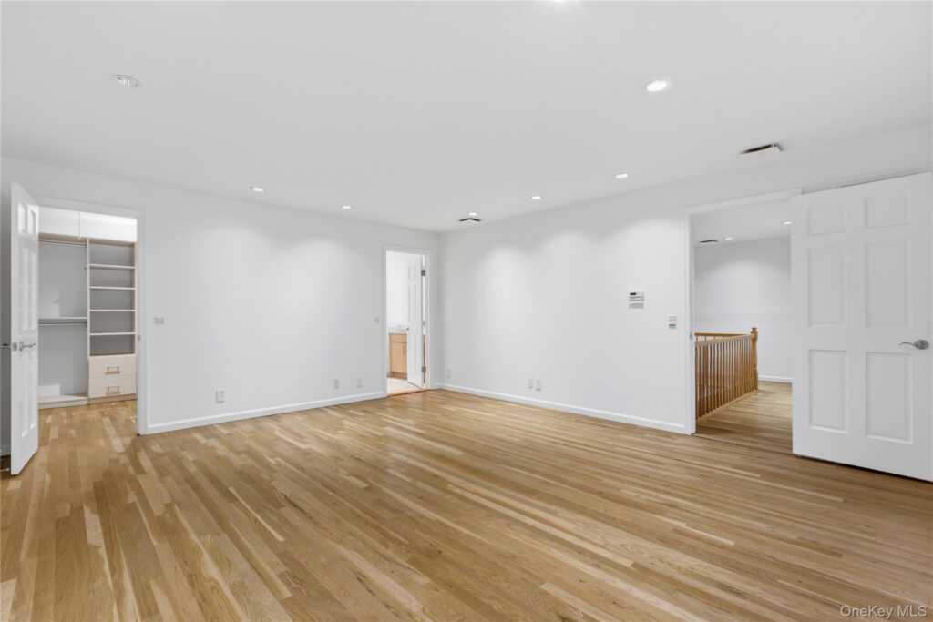 191 Beechmont Drive, New Rochelle, NY 10804 - Photo 30 of 49