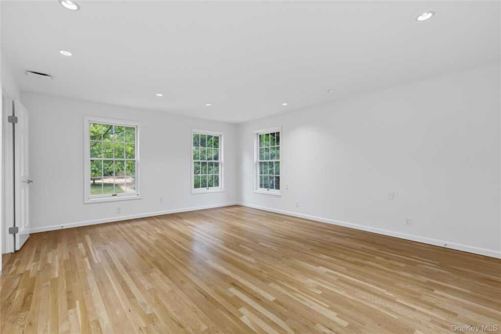 191 Beechmont Drive, New Rochelle, NY 10804 - Photo 35 of 49