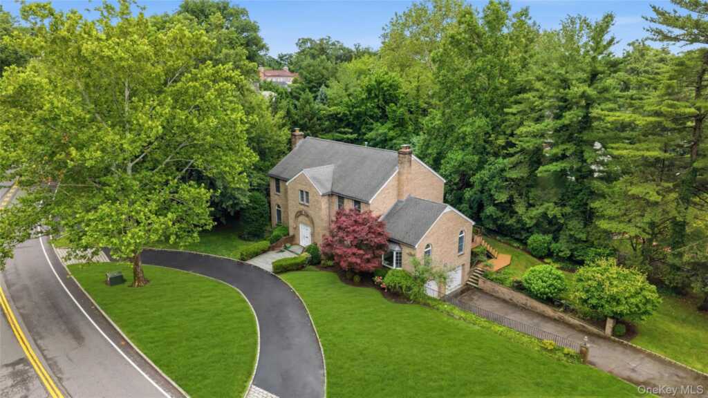 191 Beechmont Drive, New Rochelle, NY 10804 - Photo 44 of 49